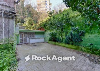 Cortile interno - Apartment via Francesco Petrarca, Napoli (neighborhood Posillipo) - photo 19