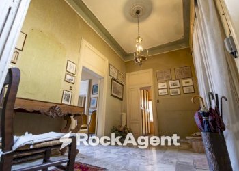 Cortile interno - Apartment Discesa Cavour, 2, Catanzaro - photo 14