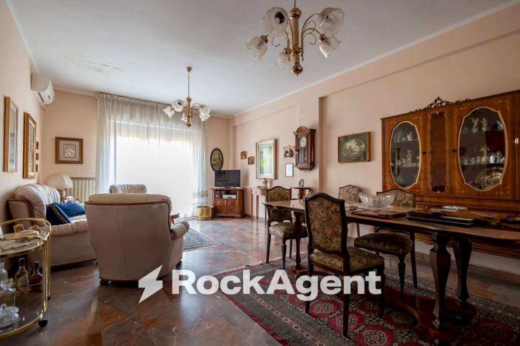 Salone - Apartment via Vittorio Butera, 14, Catanzaro - photo 1