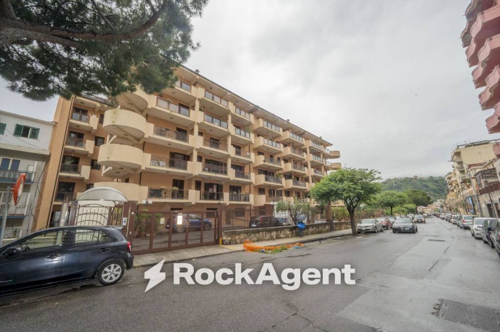 Facciata - Apartment viale Italia, 2, Messina - photo 1