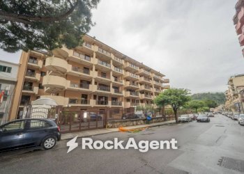 Facciata - Apartment viale Italia, 2, Messina - photo 1