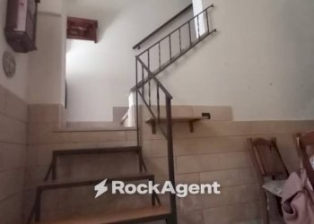Scala - Casa indipendente via Giacosa, 24, Cutrofiano - foto 10