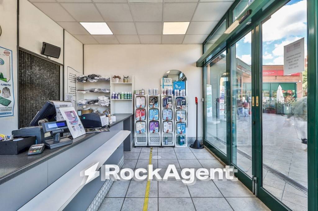 Interno non residenziale - Negozio via Amilcare Ponchielli, 23, Bologna (zona Savena) - foto 1