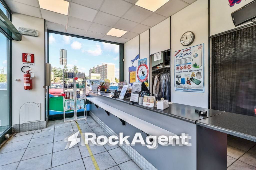 Interno non residenziale - Negozio via Amilcare Ponchielli, 23, Bologna (zona Savena) - foto 2
