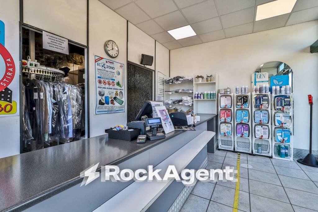 Interno non residenziale - Negozio via Amilcare Ponchielli, 23, Bologna (zona Savena) - foto 3