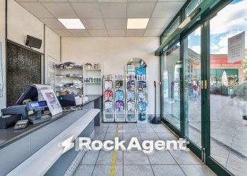 Interno non residenziale - Negozio via Amilcare Ponchielli, 23, Bologna (zona Savena) - foto 1