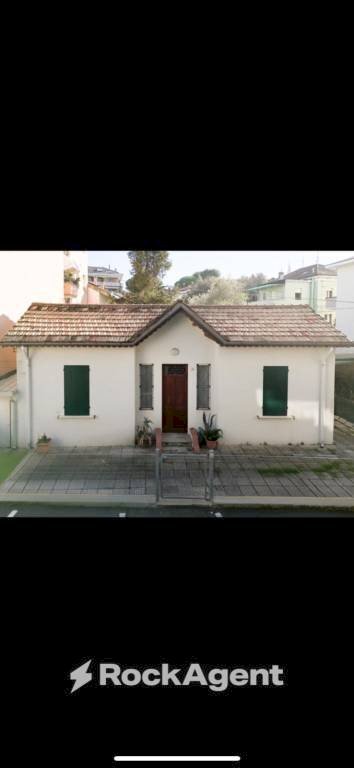 Facciata - Villa via Bruno Buozzi, 2/C, Cattolica - photo 1