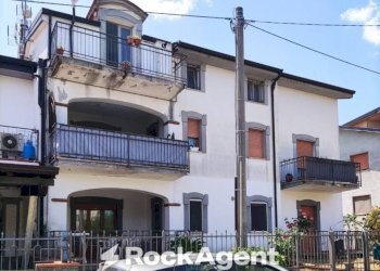 Facciata - Trilocale via Pozzo Donato, 29, Trecchina - foto 3