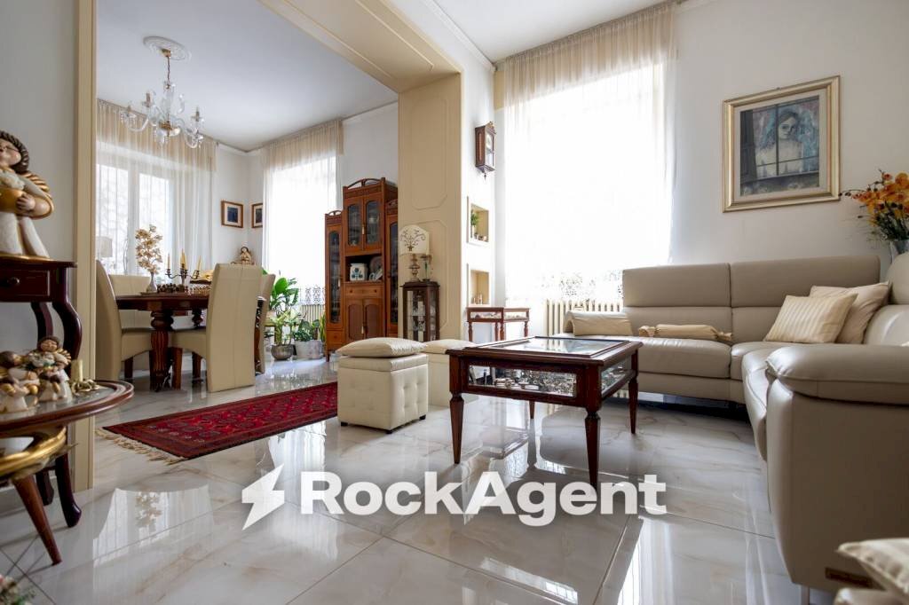 Salone - Four-room apartment via Aldo Barbaro, 30, Catanzaro - photo 3