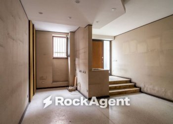 Interno palazzo - Four-room apartment via Antonio Cavagna Sangiuliani, Pavia - photo 11