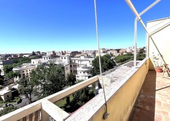 Three-room apartment Via Michelangelo Poggioli, Roma - photo 2