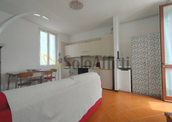 soggiorno con angolo cottura - Two-room apartment Gallarate - photo 6