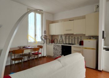 soggiorno con angolo cottura - Two-room apartment Gallarate - photo 7