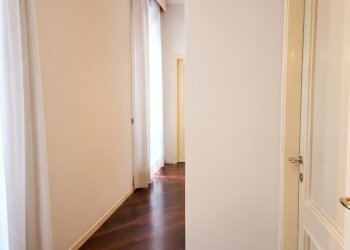 A DISIMPEGNO NOTTE - Four-room apartment Corso Martiri della Libertà, Brescia - photo 7
