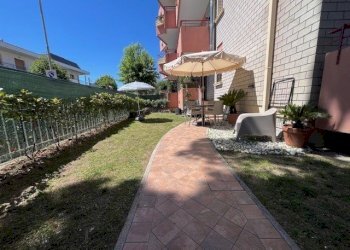 giardino - Quadrilocale Viale Alfredo Panzini 19, Riccione - foto 12