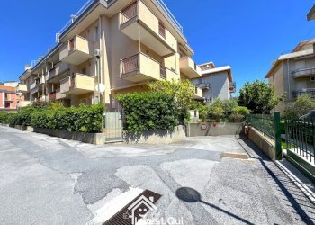 INGRESSO BOX - Box Via Milano 303, Pietra Ligure - foto 3