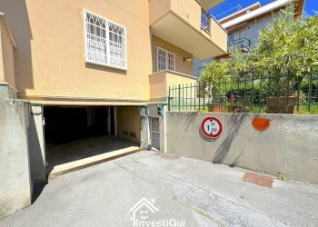 INGRESSO BOX, ALTEZZA 1.80 - Box Via Milano 303, Pietra Ligure - foto 4