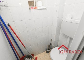3.1 BAGNO - Locale Commerciale Via Vado, Genova (zona Sestri Ponente) - foto 13