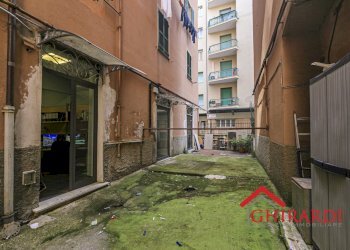 4.1 CORTILE - Locale Commerciale Via Vado, Genova (zona Sestri Ponente) - foto 15