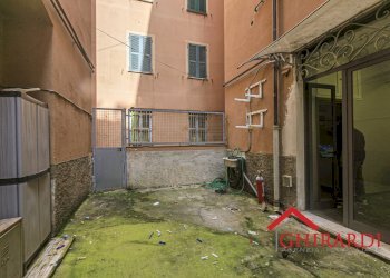 4.2 CORTILE - Locale Commerciale Via Vado, Genova (zona Sestri Ponente) - foto 16