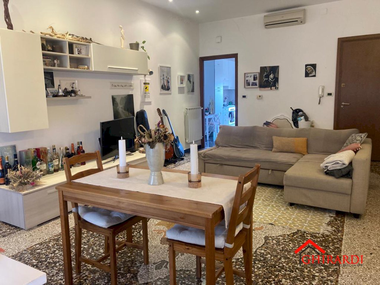 1.1 soggiorno.jpg - Appartamento VICO SCHIAFFINO 1, Genova (zona Sestri Ponente) - foto 2