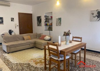 1.0 soggiorno.jpg - Appartamento VICO SCHIAFFINO 1, Genova (zona Sestri Ponente) - foto 1