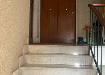 9.0 vano scala.jpg - Appartamento VICO SCHIAFFINO 1, Genova (zona Sestri Ponente) - foto 21