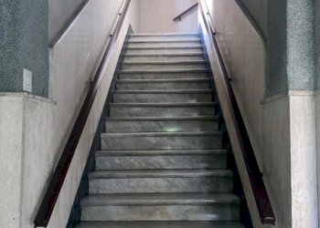 9.1 vano scala.jpg - Appartamento VICO SCHIAFFINO 1, Genova (zona Sestri Ponente) - foto 22