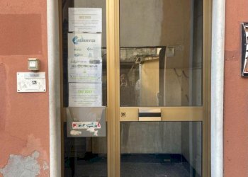 10.0 portone.jpg - Appartamento VICO SCHIAFFINO 1, Genova (zona Sestri Ponente) - foto 23
