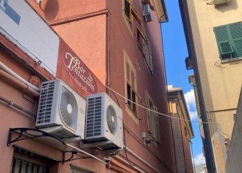 11.0 edificio.jpg - Appartamento VICO SCHIAFFINO 1, Genova (zona Sestri Ponente) - foto 24