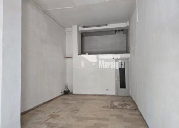 WhatsApp Image 2026-05-21 at 11.47.12 (1) - Commercial Premises CORSO FRANCIA 40, Sanremo - photo 4
