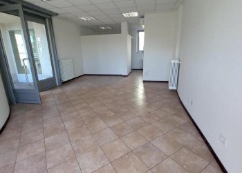 1000234027.jpg - Locale Commerciale Viale Pavia 18, Lodi - foto 9