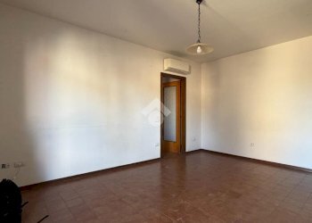 Two-room apartment Via Della Repubblica, Cavriago - photo 5