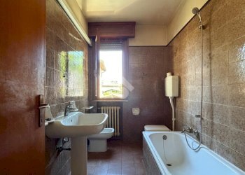 Two-room apartment Via Della Repubblica, Cavriago - photo 9