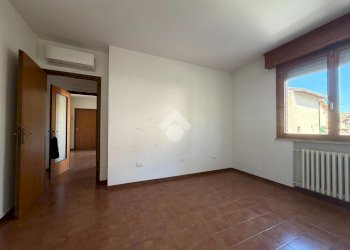 Two-room apartment Via Della Repubblica, Cavriago - photo 15