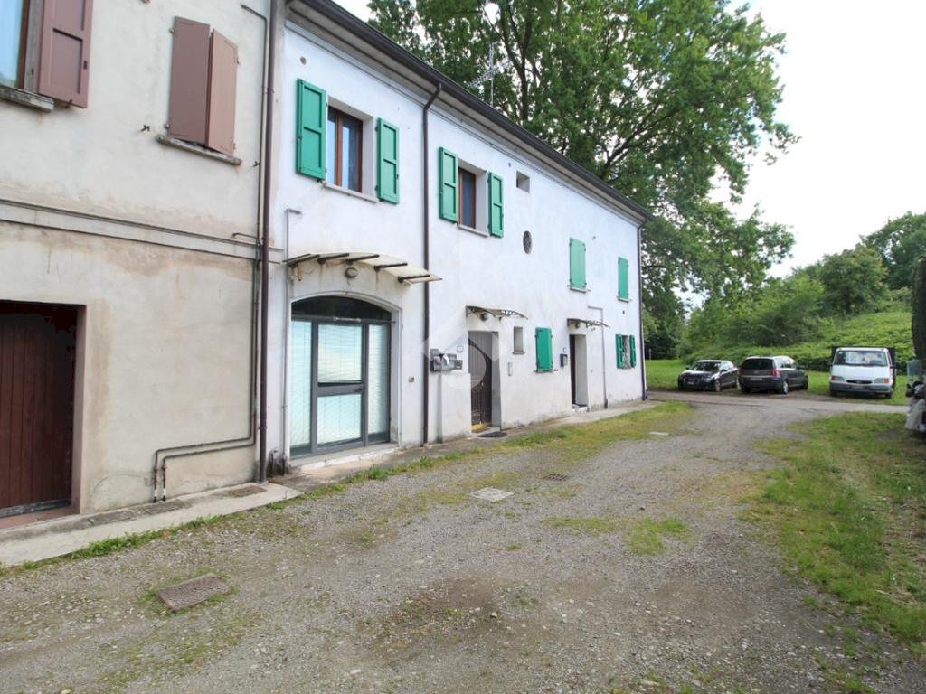 Three-room apartment Via Antonio Stradivari, Reggio nell'Emilia - photo 1