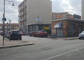 Locale Commerciale Torino strada Castello di Mirafiori 4, Torino (zona Mirafiori Sud) - foto 2