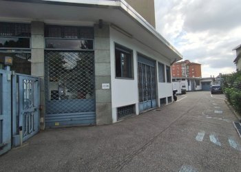 Locale Commerciale Torino strada Castello di Mirafiori 4, Torino (zona Mirafiori Sud) - foto 3