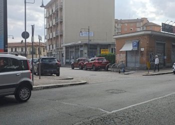 Locale Commerciale Torino strada Castello di Mirafiori 4, Torino (zona Mirafiori Sud) - foto 12