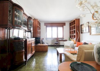 Four-room apartment Via Papa Giovanni XXIII, Cormano - photo 2