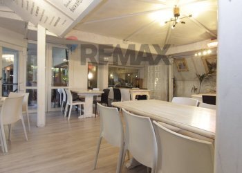 Sala da pranzo - Bar Tavola Calda - Fredda via C. Battisti
13, Castiglione Olona - foto 9