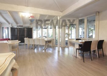 Sala da pranzo - Bar Tavola Calda - Fredda via C. Battisti
13, Castiglione Olona - foto 10