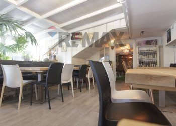 Sala da pranzo - Bar Tavola Calda - Fredda via C. Battisti
13, Castiglione Olona - foto 12