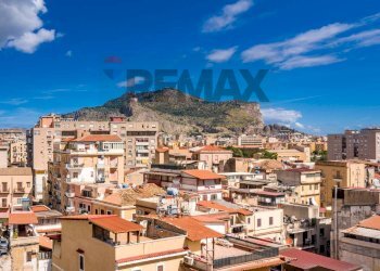 Edificio all\'aperto - Quadrilocale Via Quintino Sella
11, Palermo - foto 4
