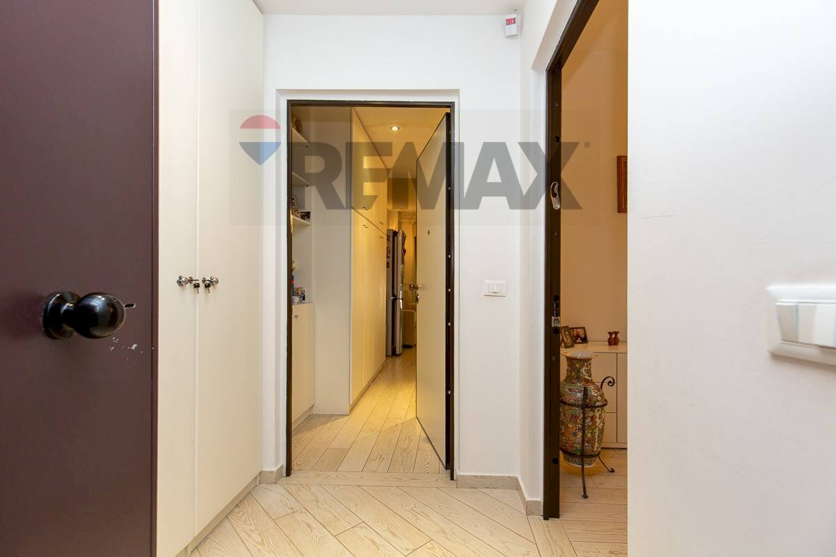 Hall / corridoio - Four-room apartment Viale Regina Margherita
35, Catania - photo 3