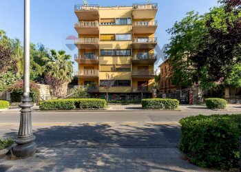 Edificio all\'aperto - Four-room apartment Viale Regina Margherita
 
35, Catania - photo 29