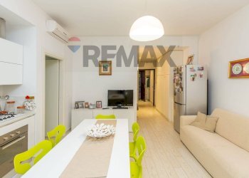 Sala da pranzo - Four-room apartment Viale Regina Margherita
 
35, Catania - photo 1