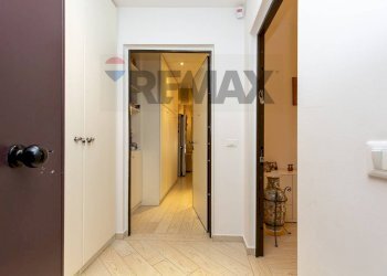 Hall / corridoio - Four-room apartment Viale Regina Margherita
 
35, Catania - photo 3