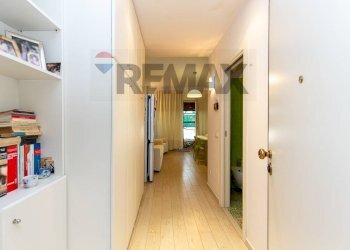 Hall / corridoio - Four-room apartment Viale Regina Margherita
 
35, Catania - photo 4