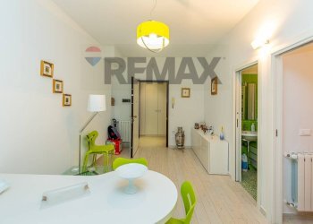 Sala da pranzo - Four-room apartment Viale Regina Margherita
 
35, Catania - photo 14